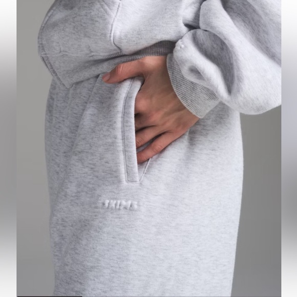 SKIMS Cotton Fleece Classic Jogger in Light Heather Grey; Size XS - Picture 4 of 8